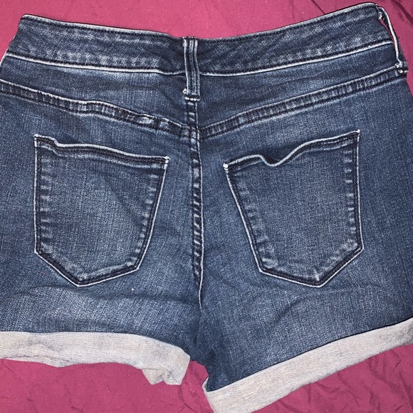 Universal Thread Shorts - Picture 2 of 3